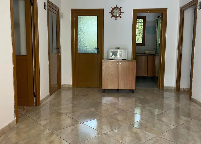 Konukevi Beni Osmenaj Avlonya